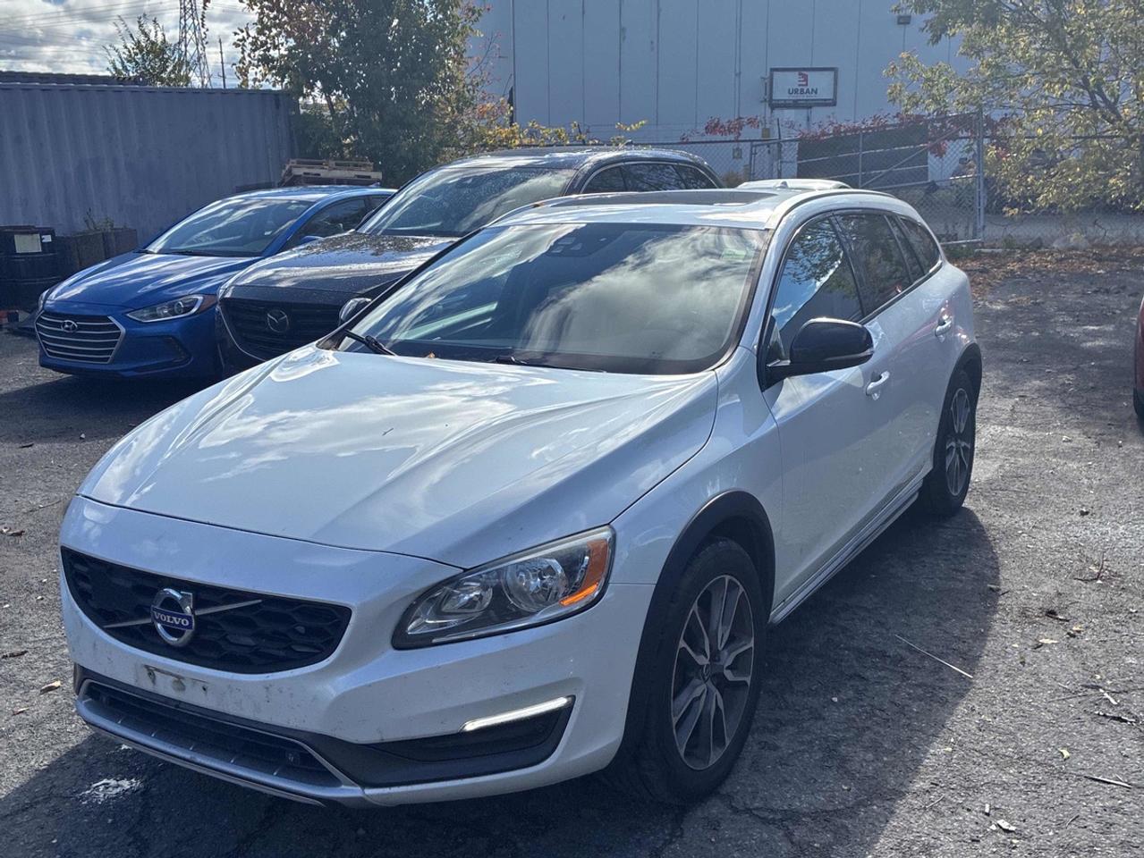 2016 Volvo V60 Cross Country Photo