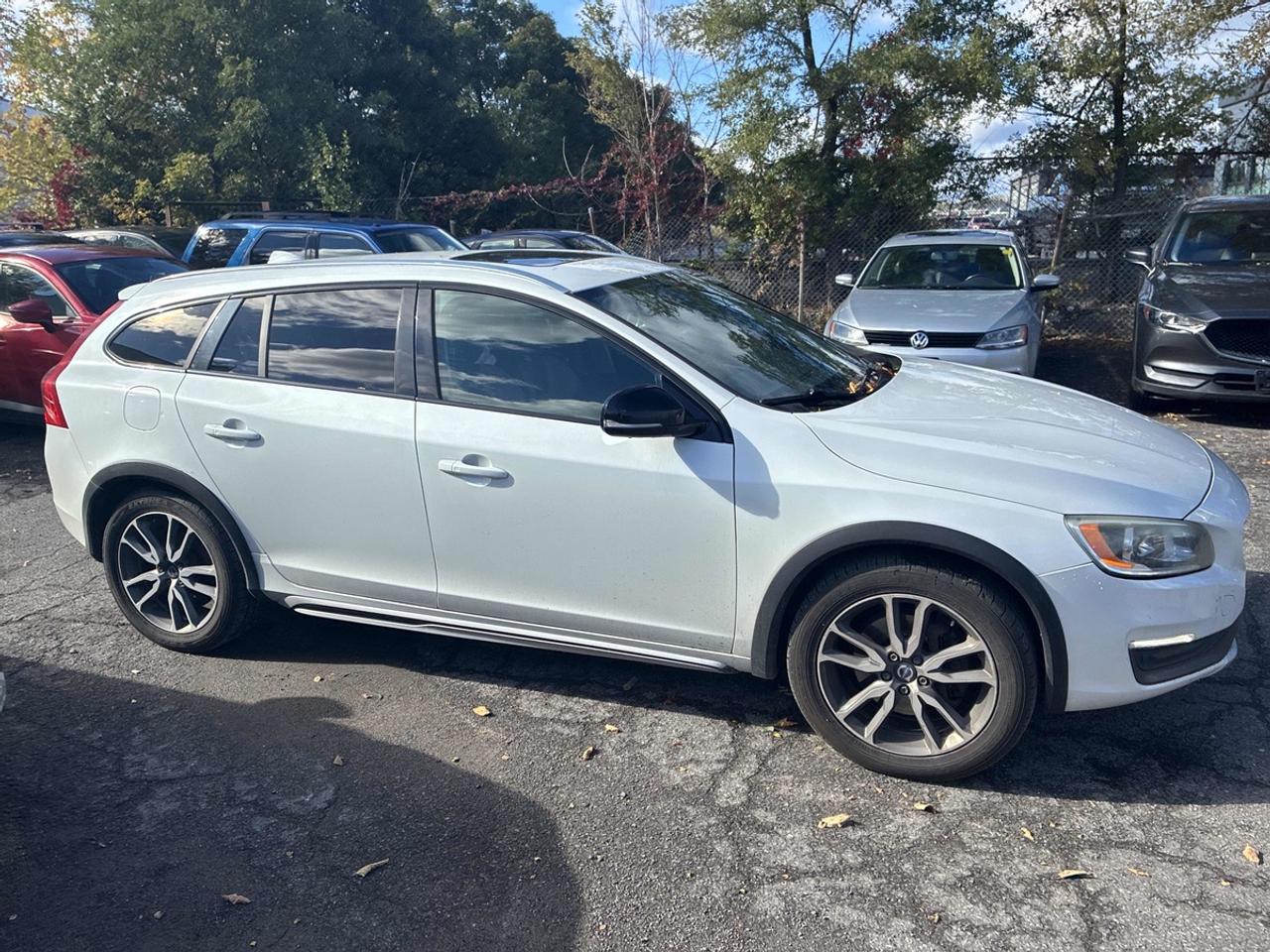 2016 Volvo V60 Cross Country Photo