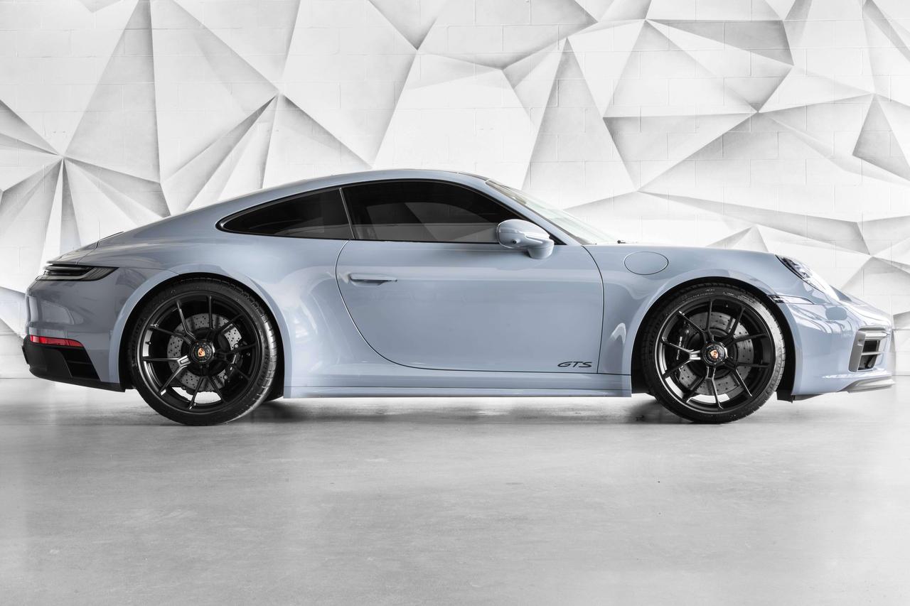 2023 Porsche 911 Carrera GTS Photo