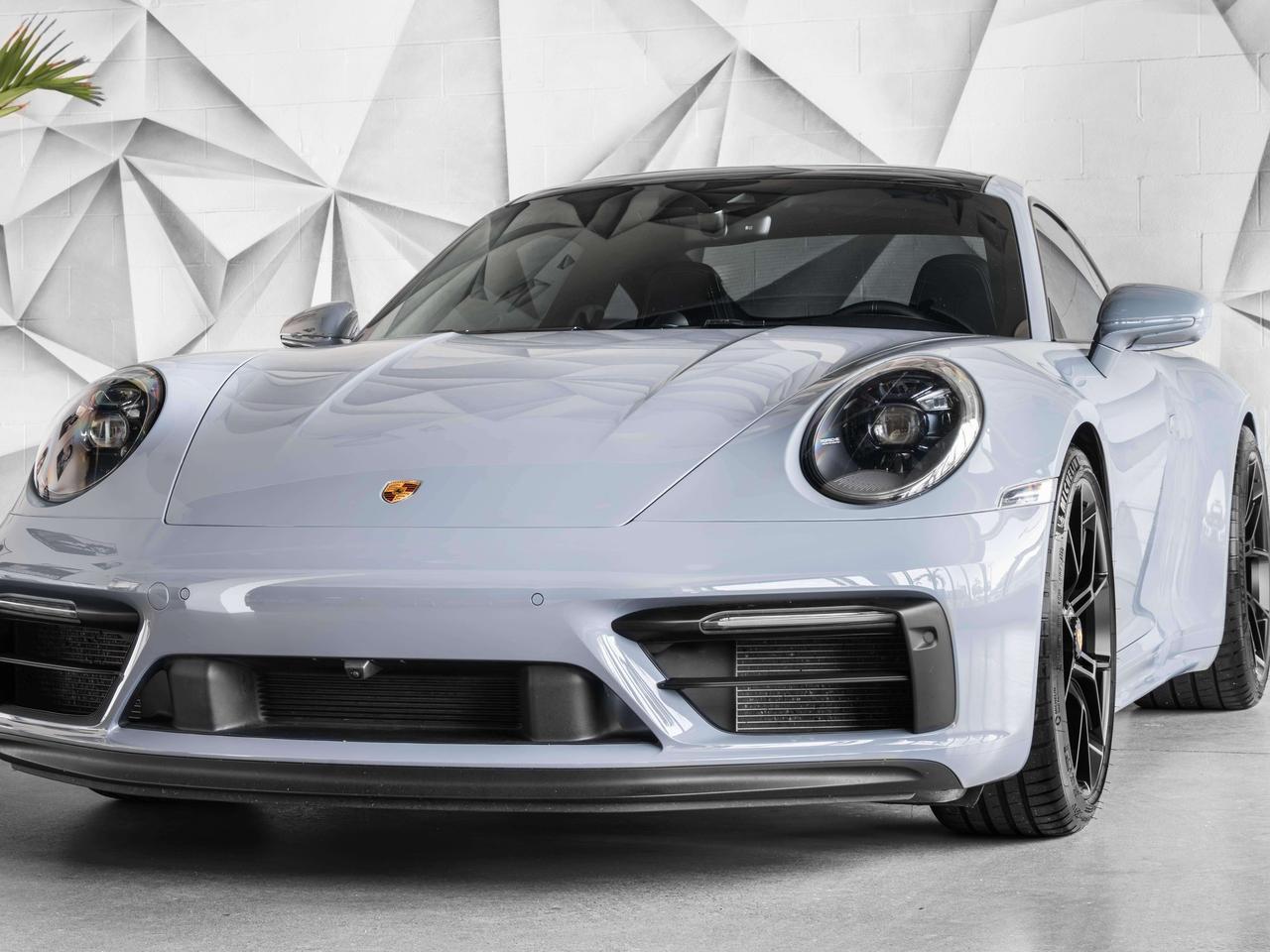 2023 Porsche 911 Carrera GTS Photo