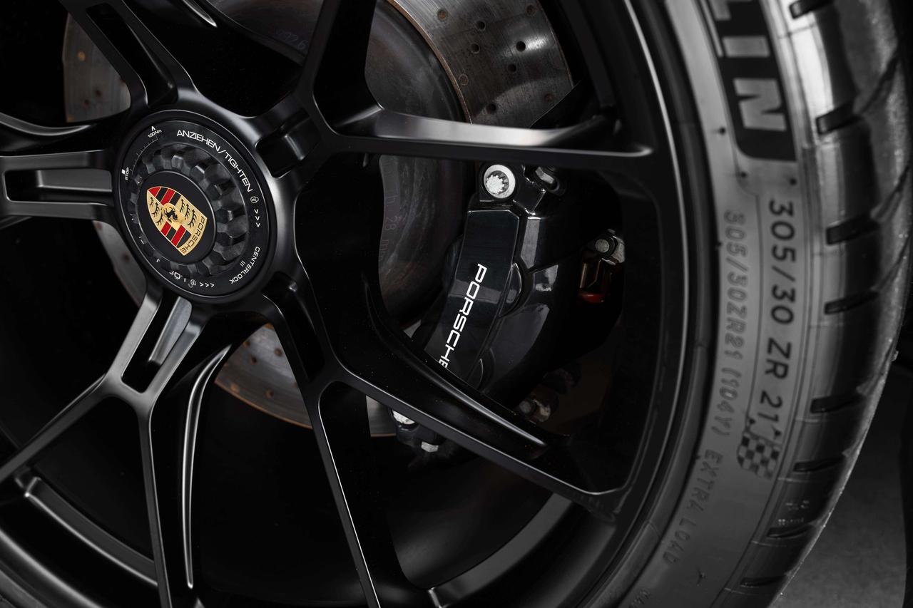 2023 Porsche 911 Carrera GTS Photo