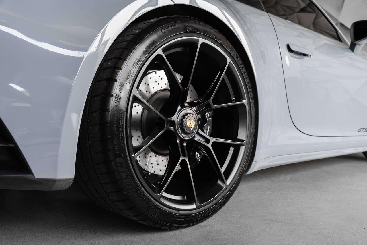 2023 Porsche 911 Carrera GTS Photo