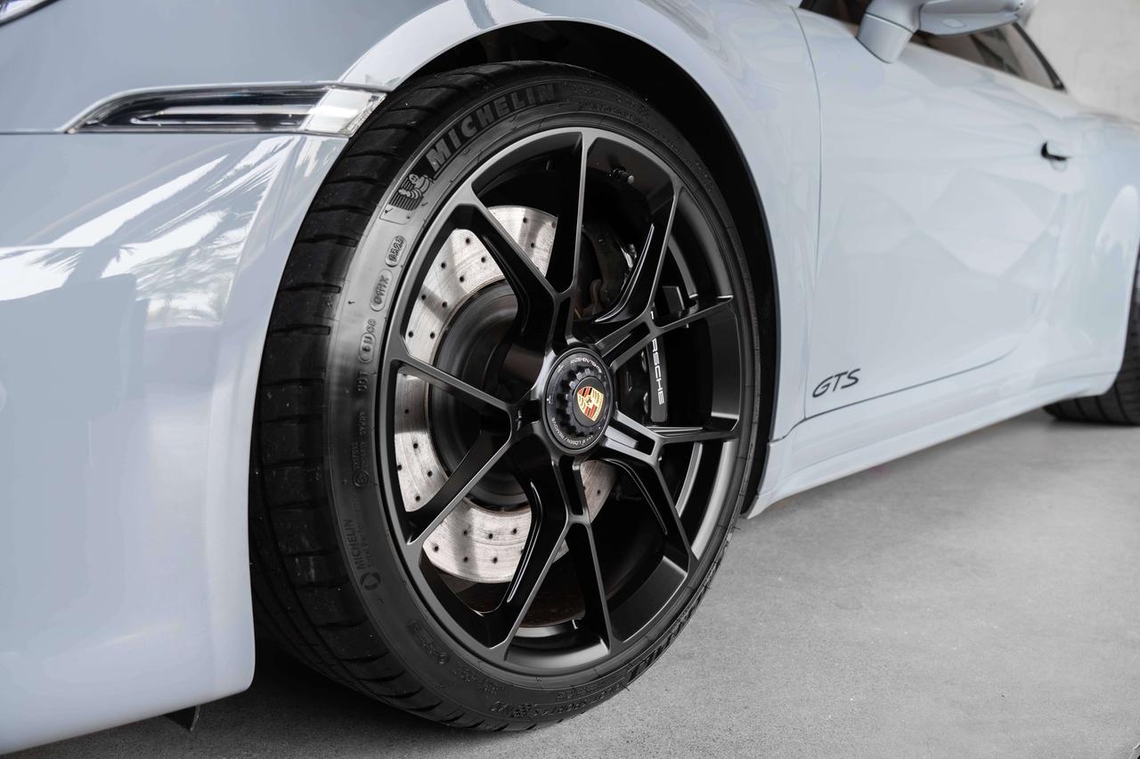 2023 Porsche 911 Carrera GTS Photo