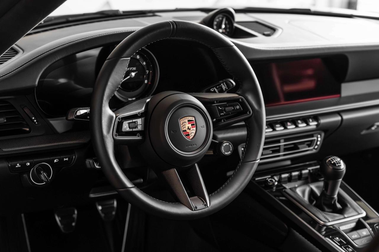 2023 Porsche 911 Carrera GTS Photo