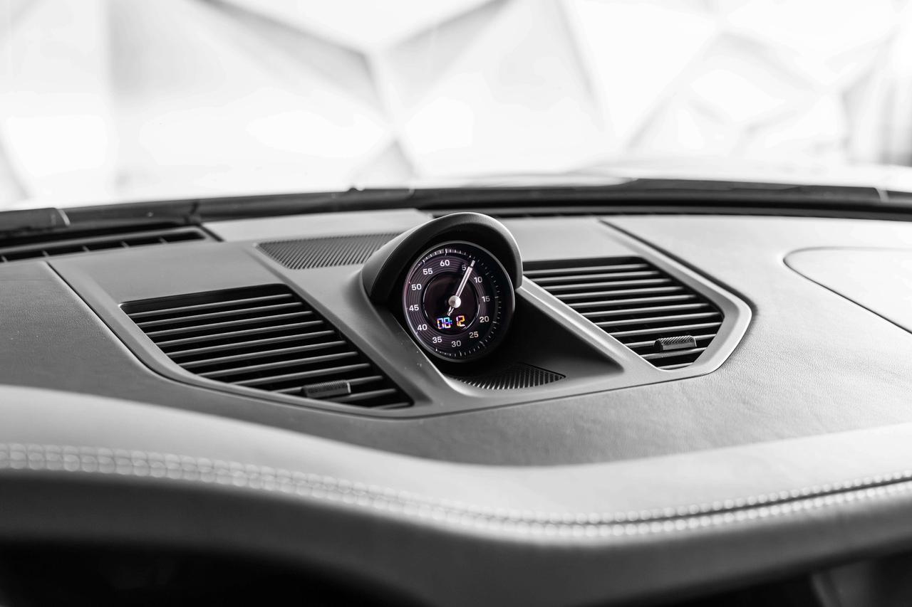 2023 Porsche 911 Carrera GTS Photo