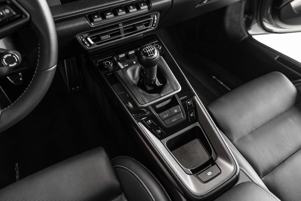 2023 Porsche 911 Carrera GTS Photo