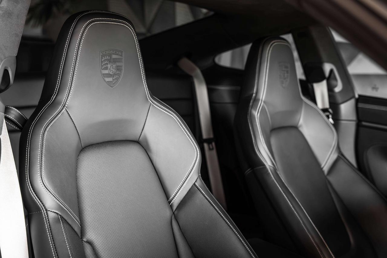2023 Porsche 911 Carrera GTS Photo