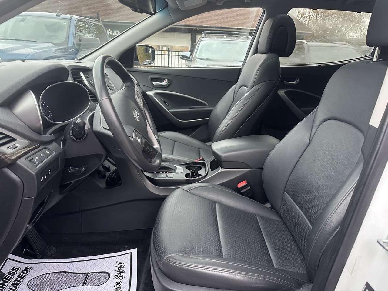 2016 Hyundai Santa Fe Sport 2.0T Photo