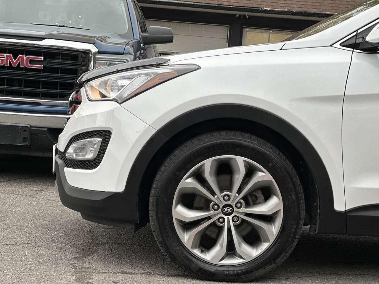 2016 Hyundai Santa Fe Sport 2.0T Photo