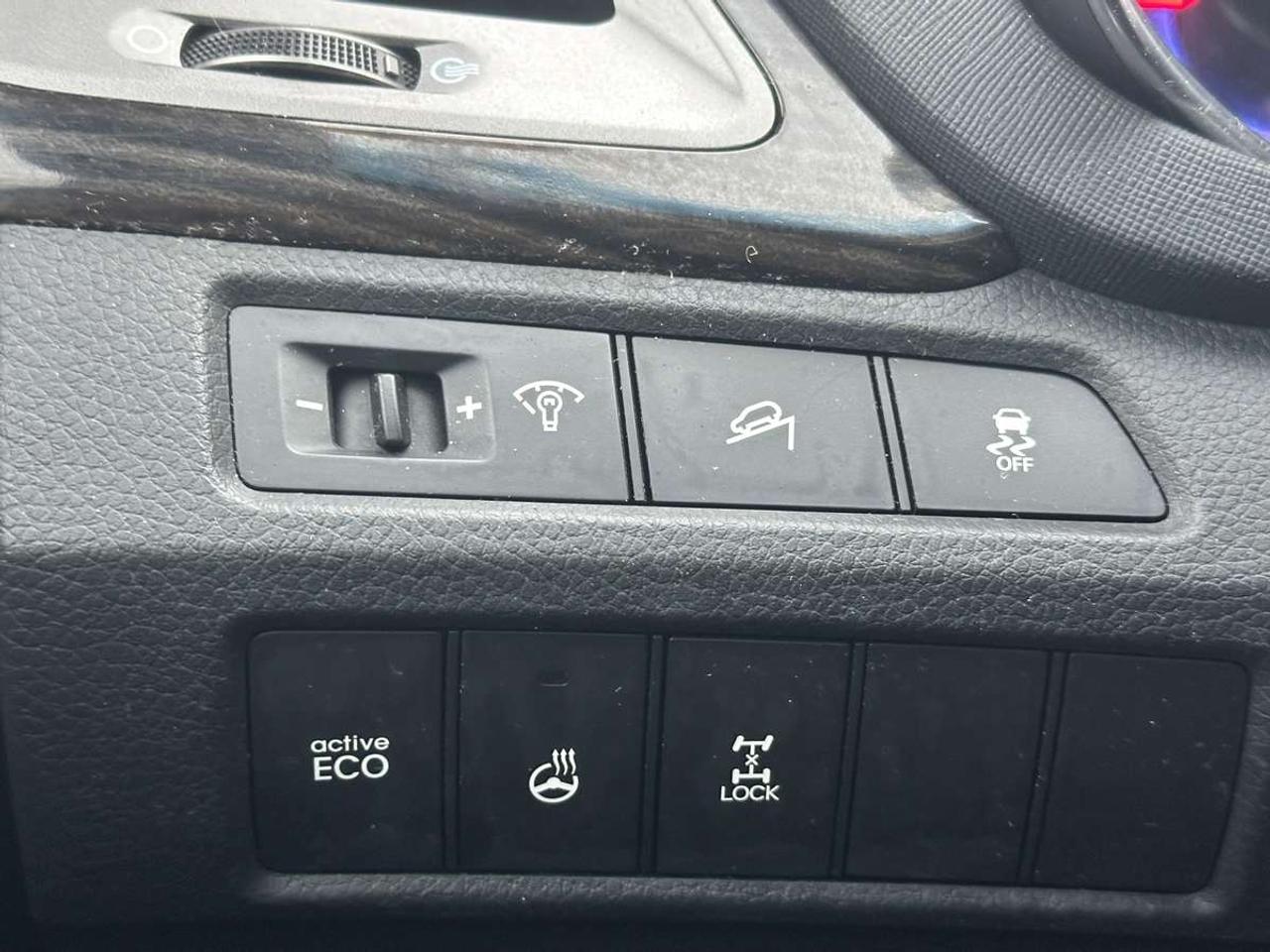 2016 Hyundai Santa Fe Sport 2.0T Photo