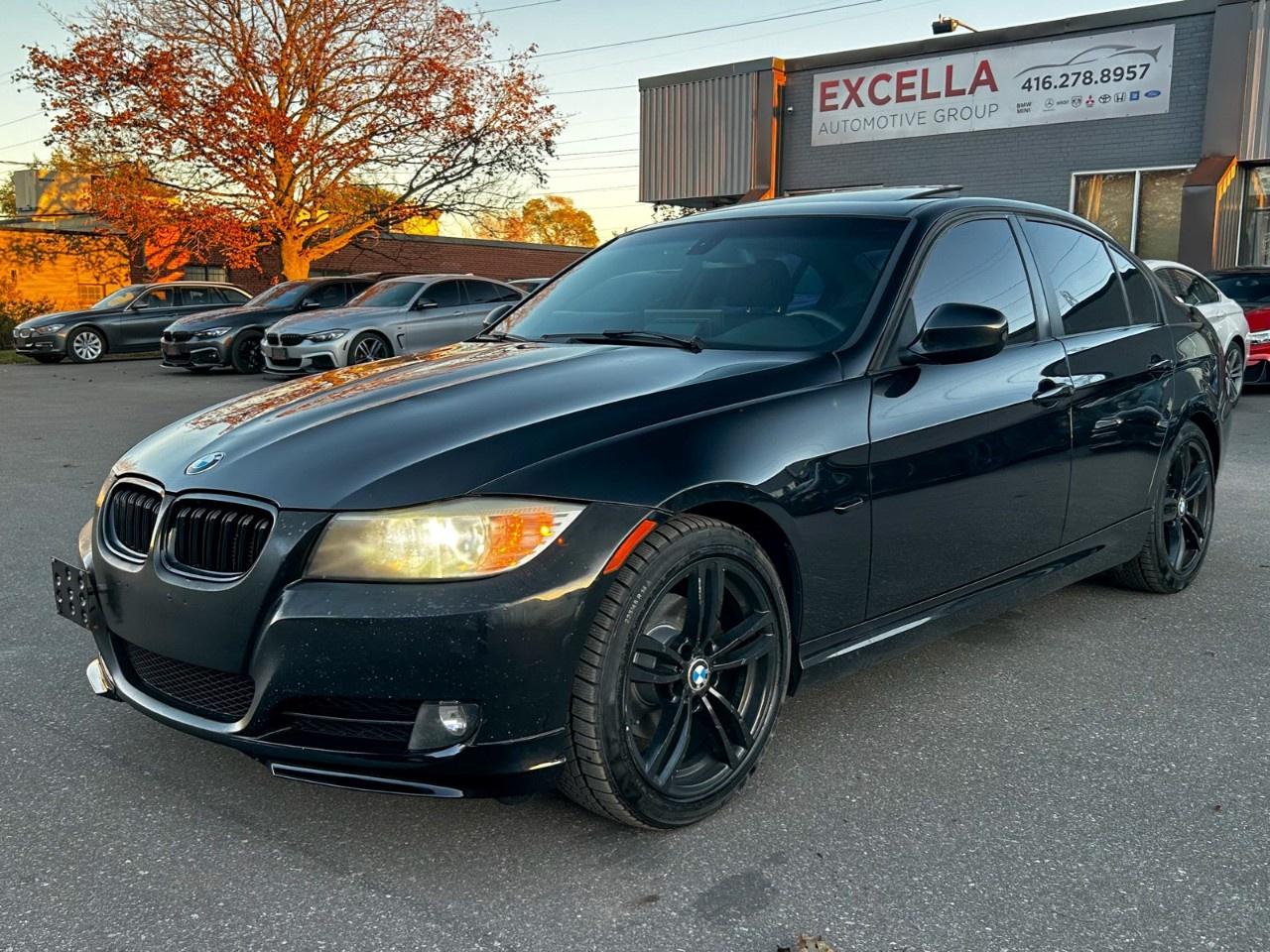 2011 BMW 3 Series 323i / Manual / 12.3inch Display Photo