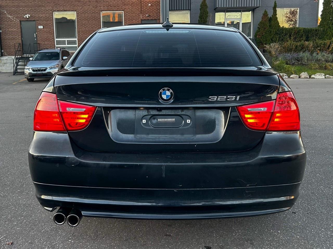 2011 BMW 3 Series 323i / Manual / 12.3inch Display Photo