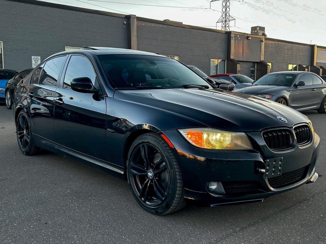 2011 BMW 3 Series 323i / Manual / 12.3inch Display Photo