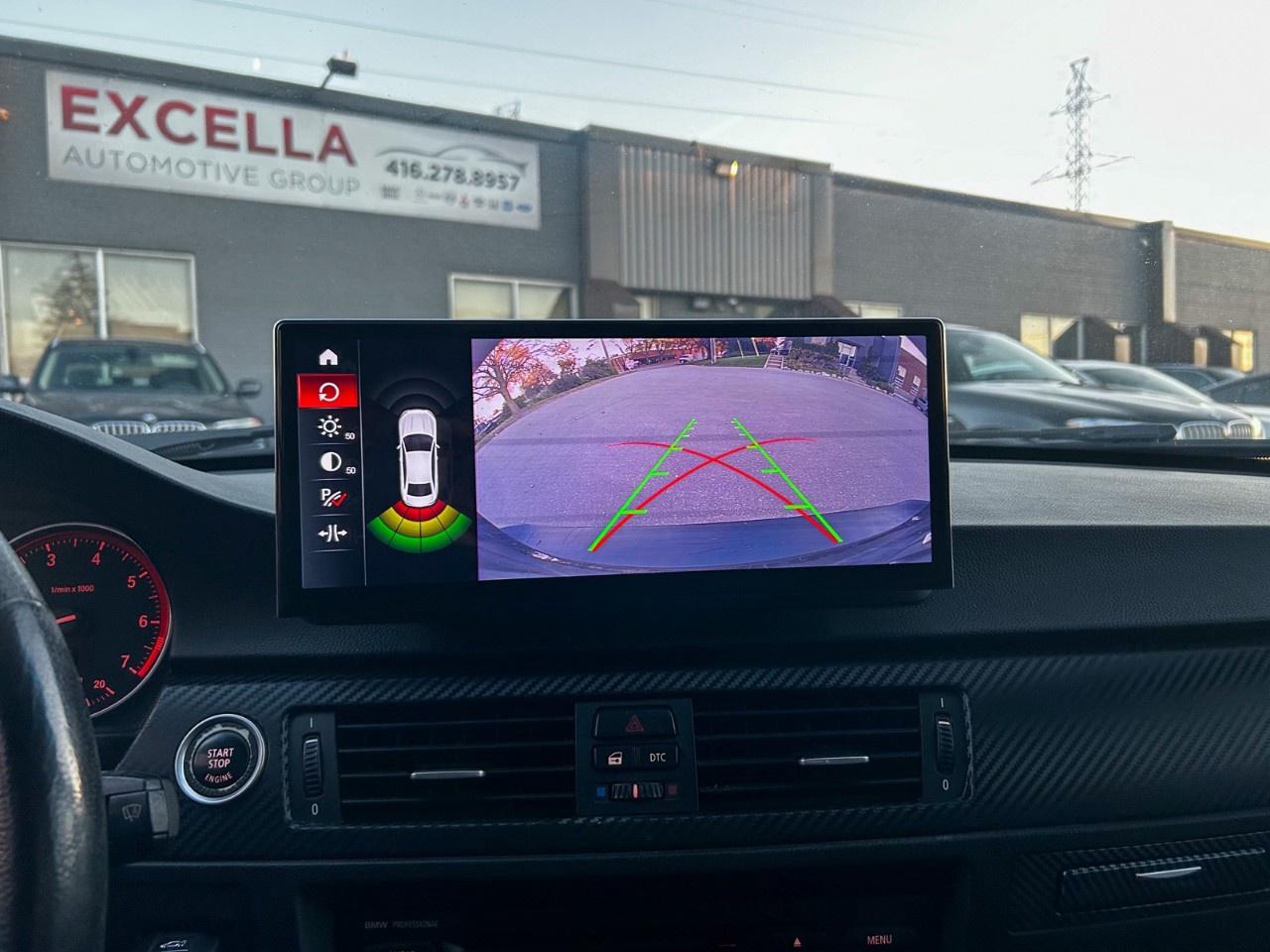 2011 BMW 3 Series 323i / Manual / 12.3inch Display Photo