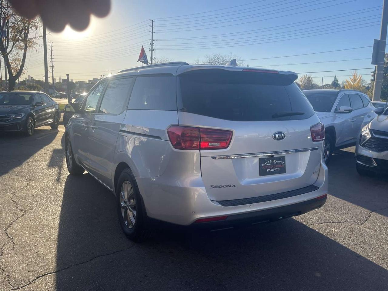 2019 Kia Sedona LX   8 Pass   Carplay   Htd Steering Photo