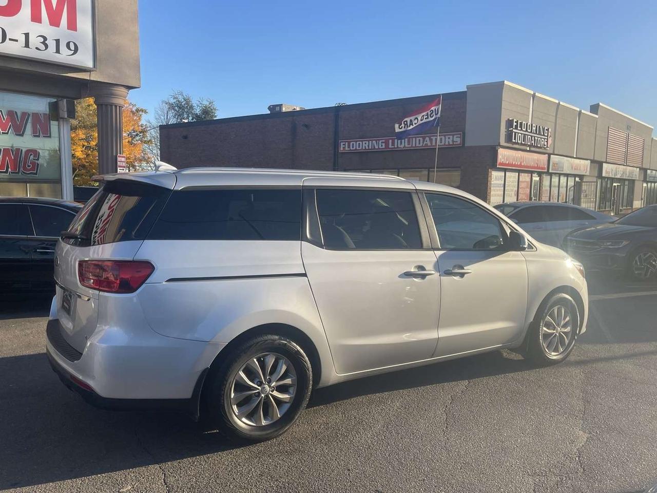 2019 Kia Sedona LX   8 Pass   Carplay   Htd Steering Photo