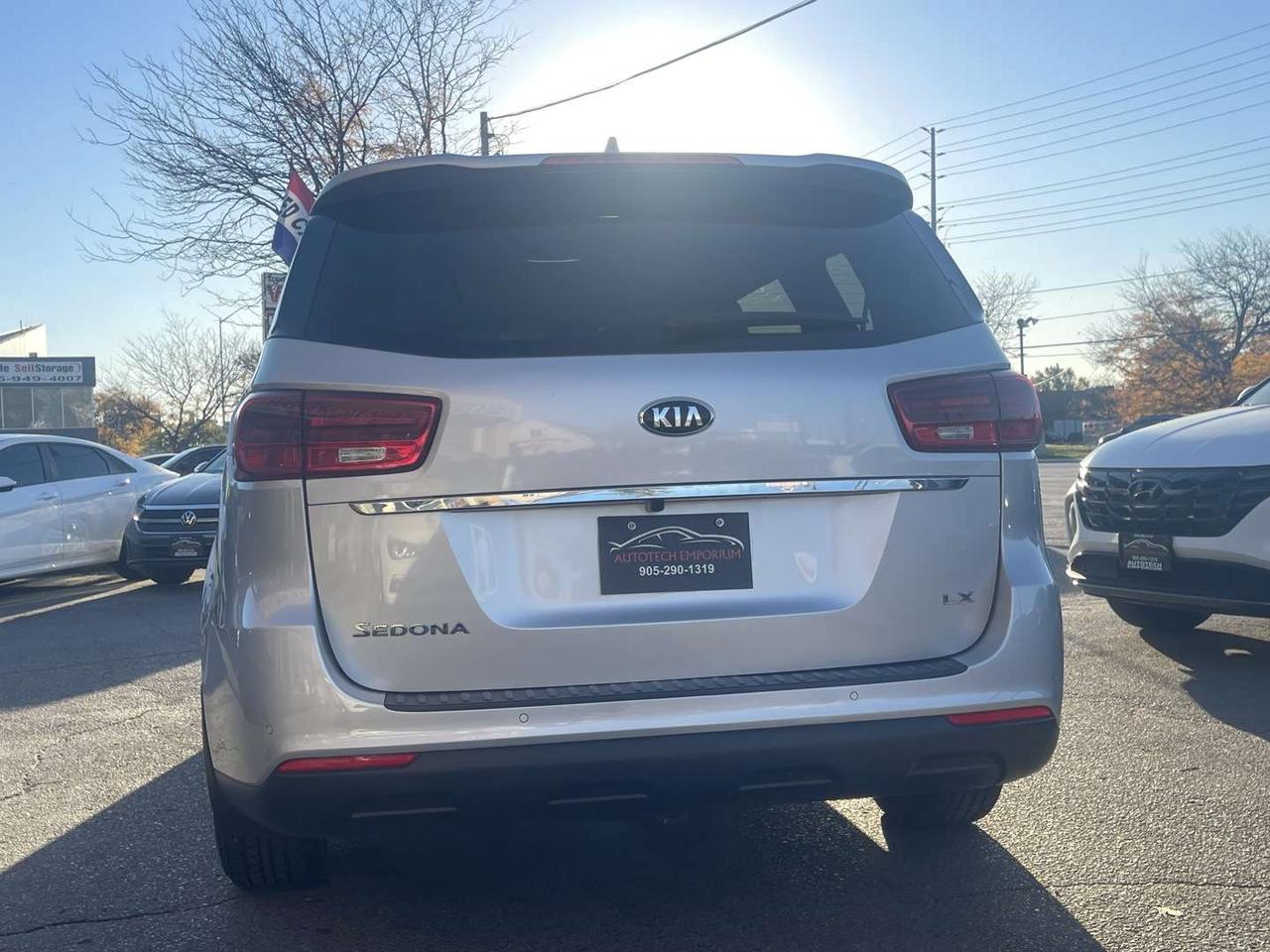 2019 Kia Sedona LX   8 Pass   Carplay   Htd Steering Photo3