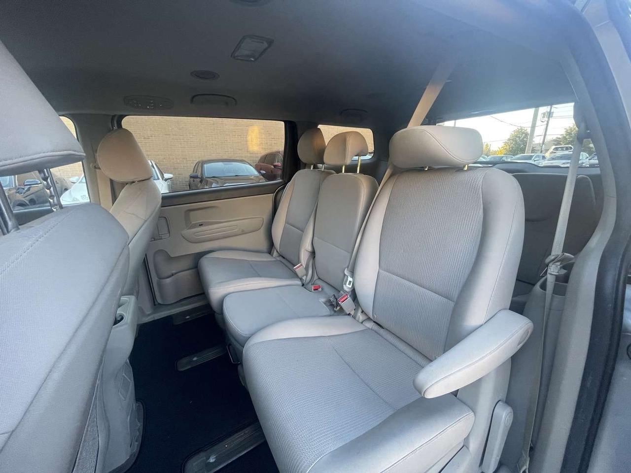 2019 Kia Sedona LX   8 Pass   Carplay   Htd Steering Photo