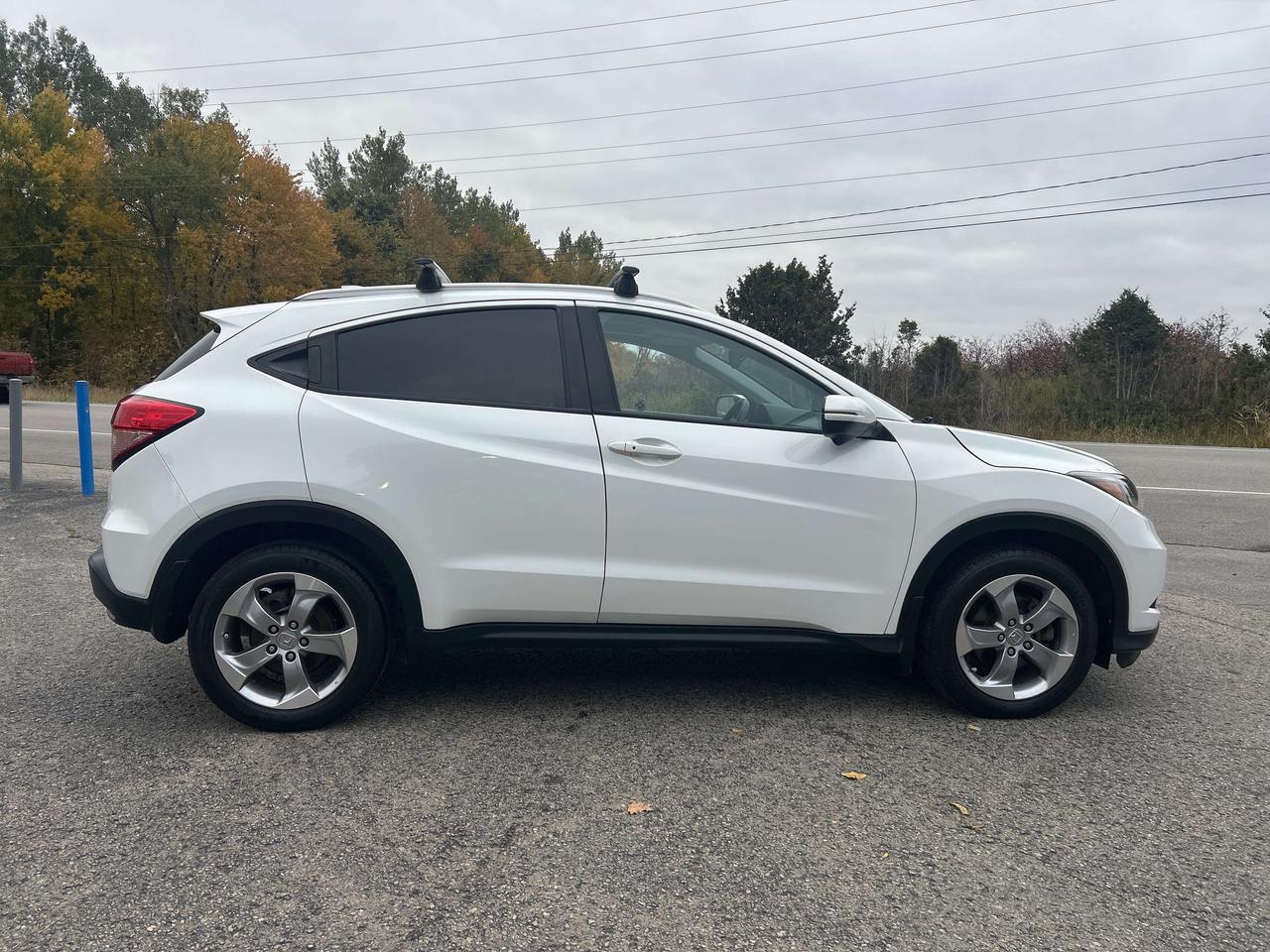2017 Honda HR-V EX-L Photo3
