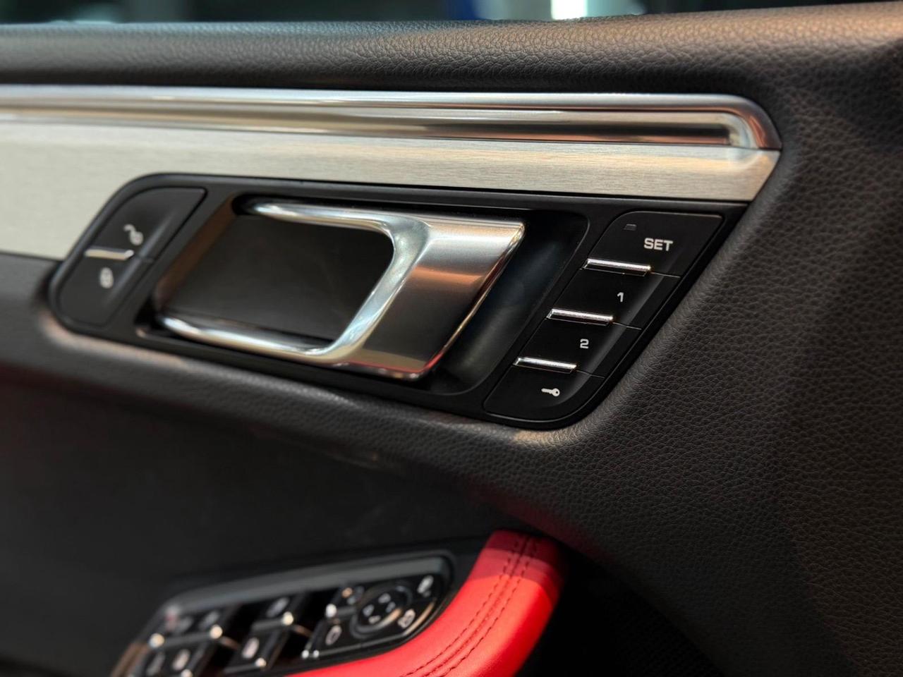 2016 Porsche Macan TURBO|RARE BUILD|CLEAN CARFAX Photo