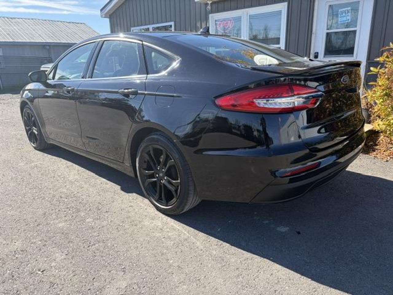 2019 Ford Fusion SE 4dr Front-wheel Drive Sedan Photo2
