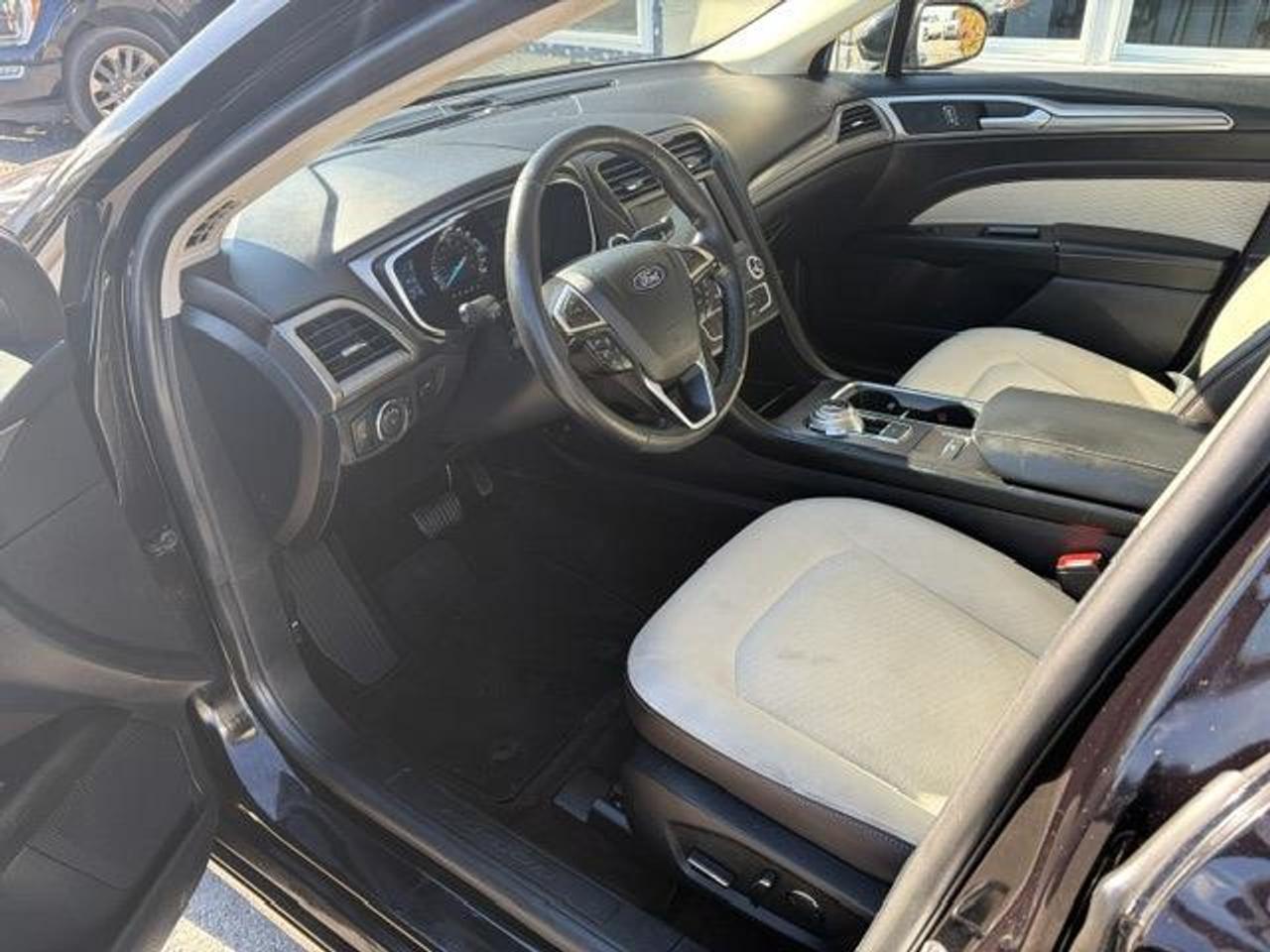 2019 Ford Fusion SE 4dr Front-wheel Drive Sedan Photo