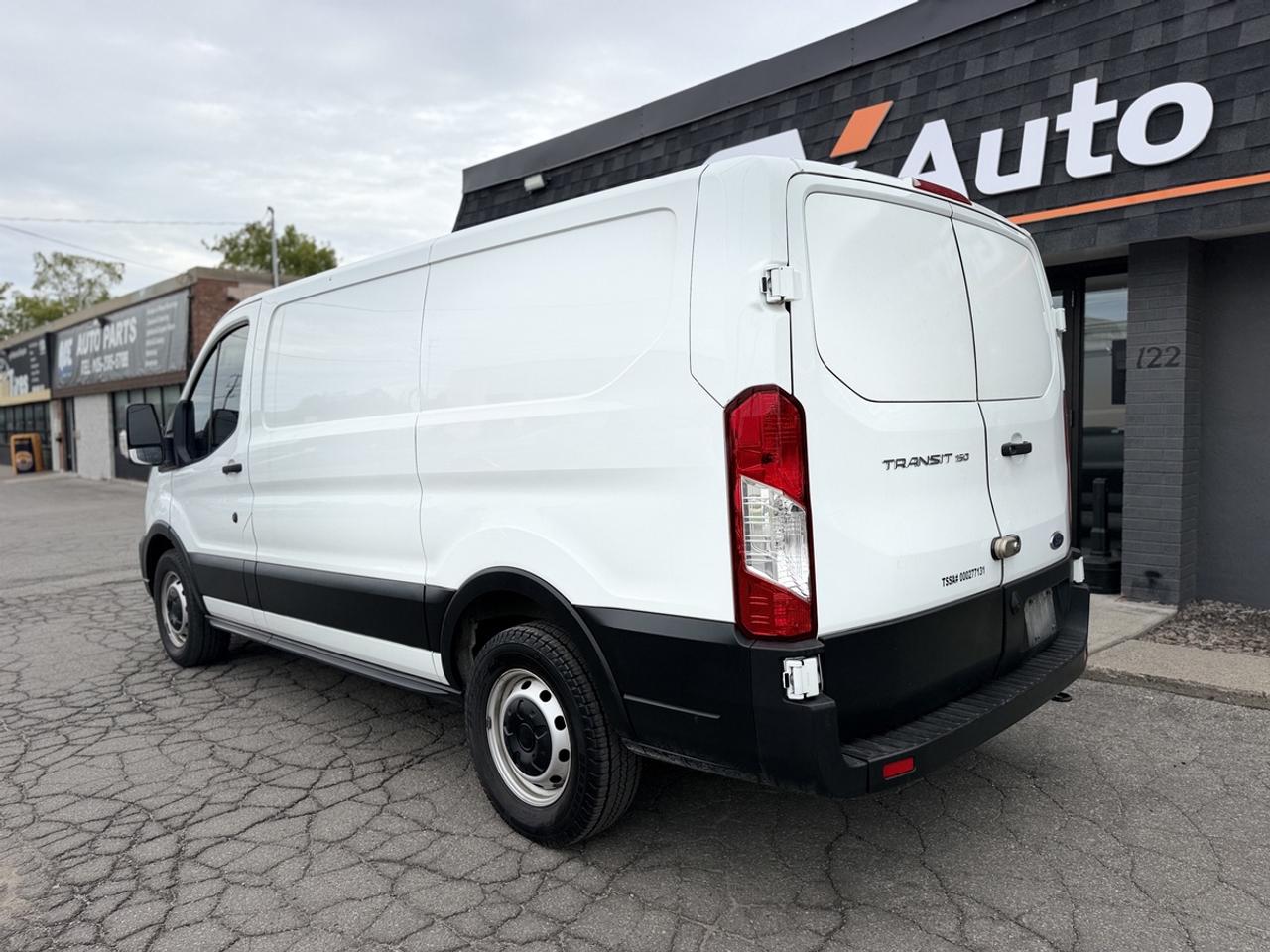 2020 Ford Transit 150  Photo