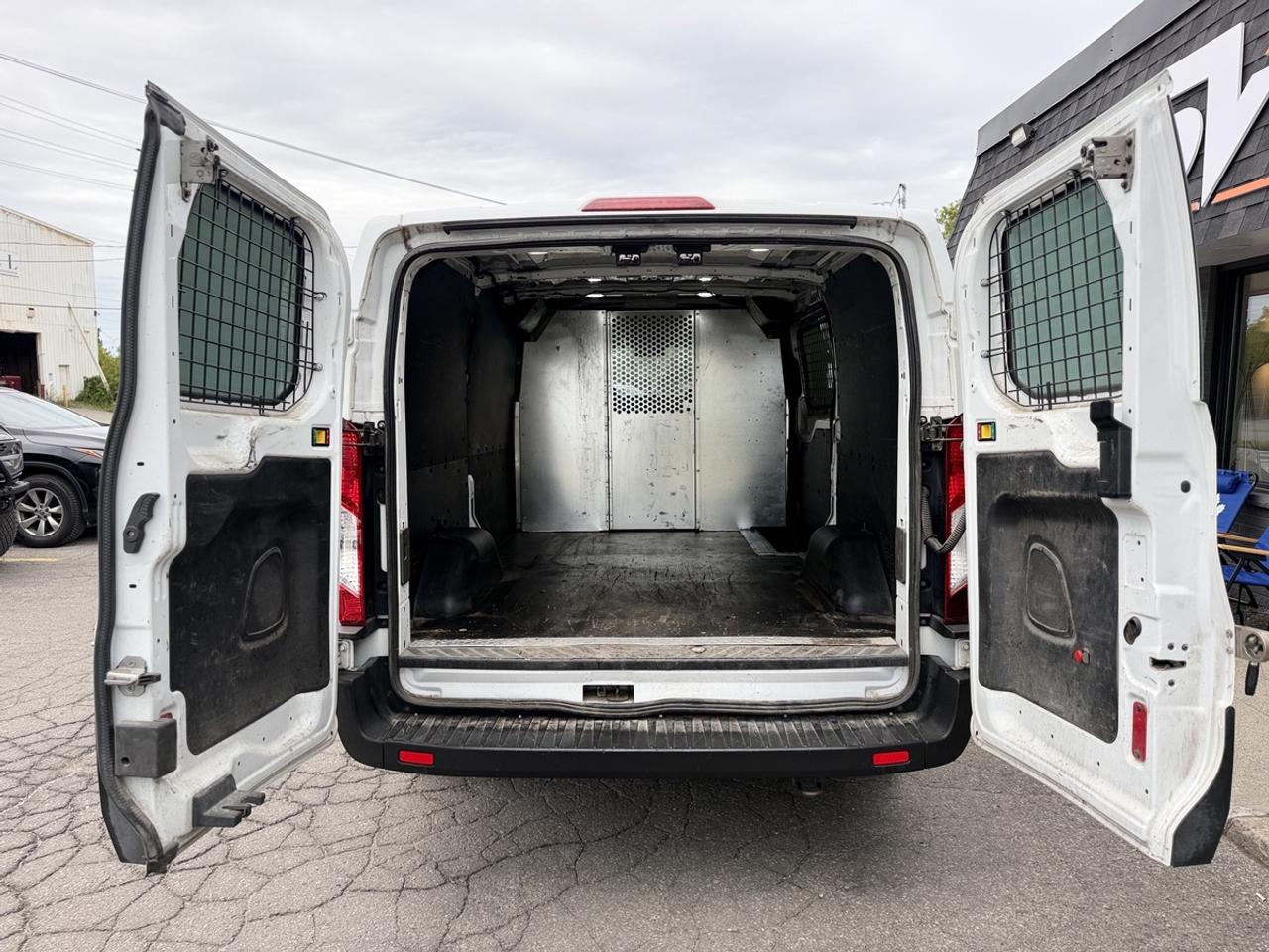 2020 Ford Transit 150  Photo
