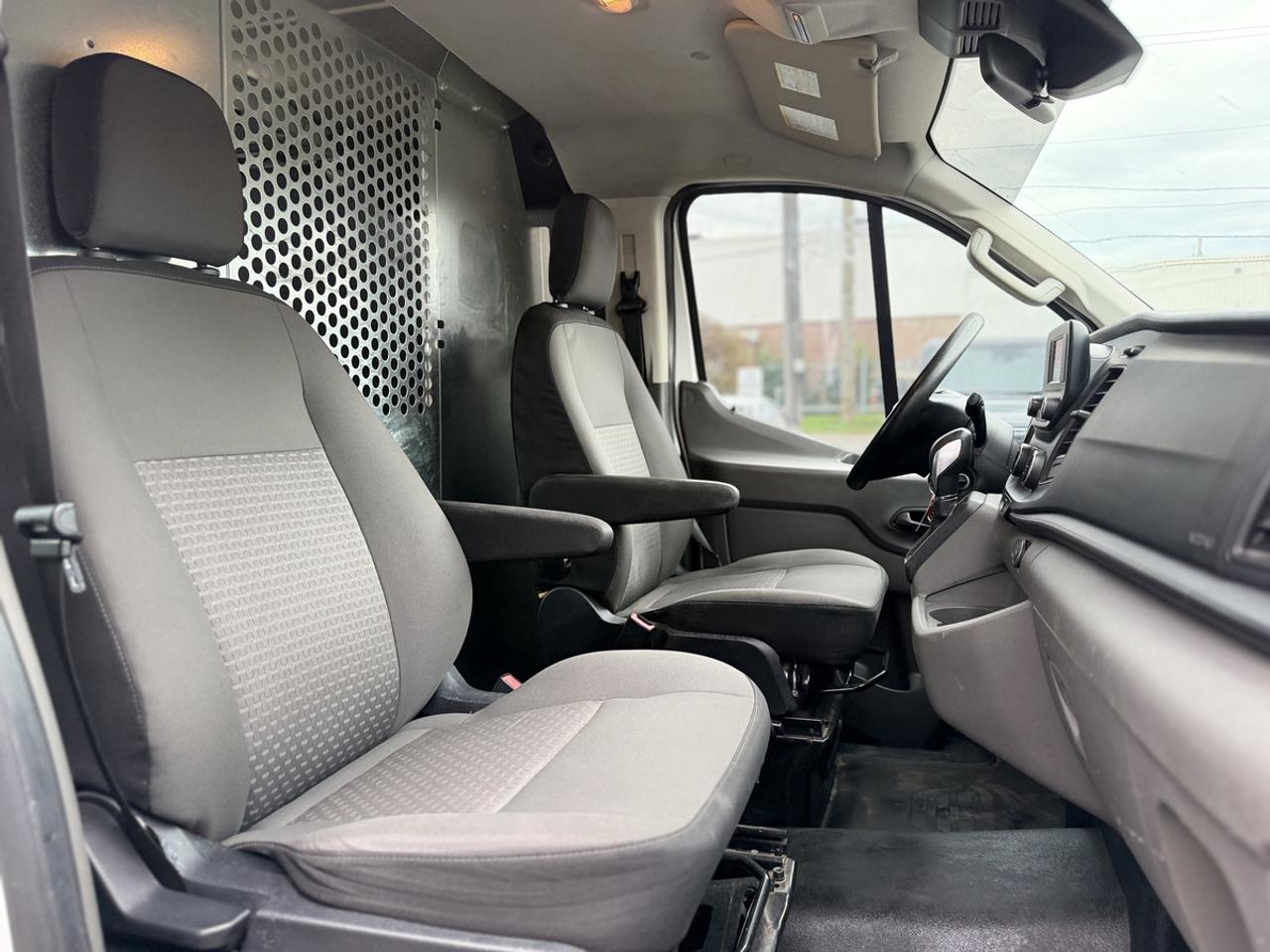 2020 Ford Transit 150  Photo
