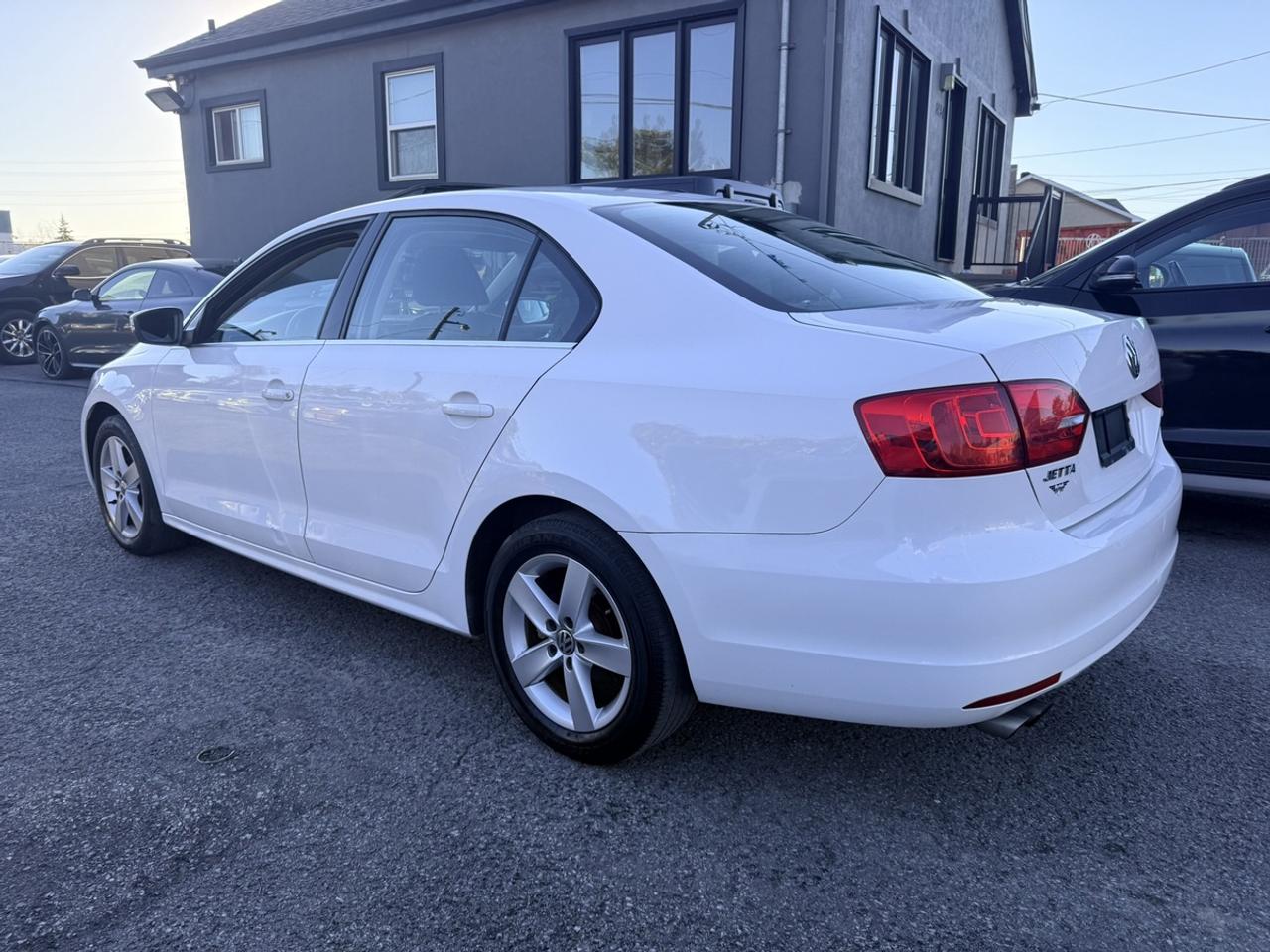 2014 Volkswagen Jetta COMFORTLINE 1.8 TSI - AUTOMATIC - SUNROOF - ALLOYS - ONLY 79,000 KM! - NO ACCIDENTS! Photo