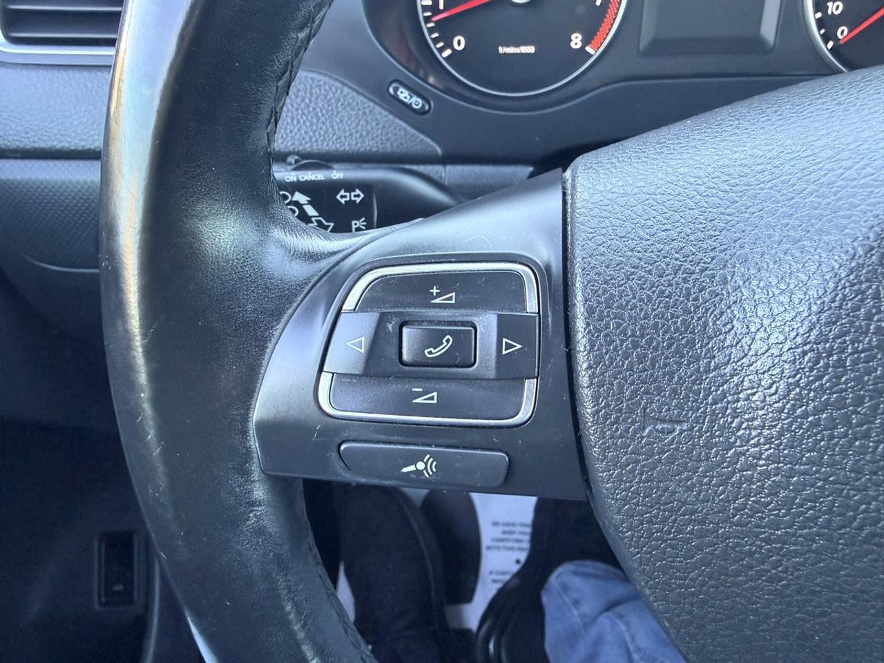 2014 Volkswagen Jetta COMFORTLINE 1.8 TSI - AUTOMATIC - SUNROOF - ALLOYS - ONLY 79,000 KM! - NO ACCIDENTS! Photo