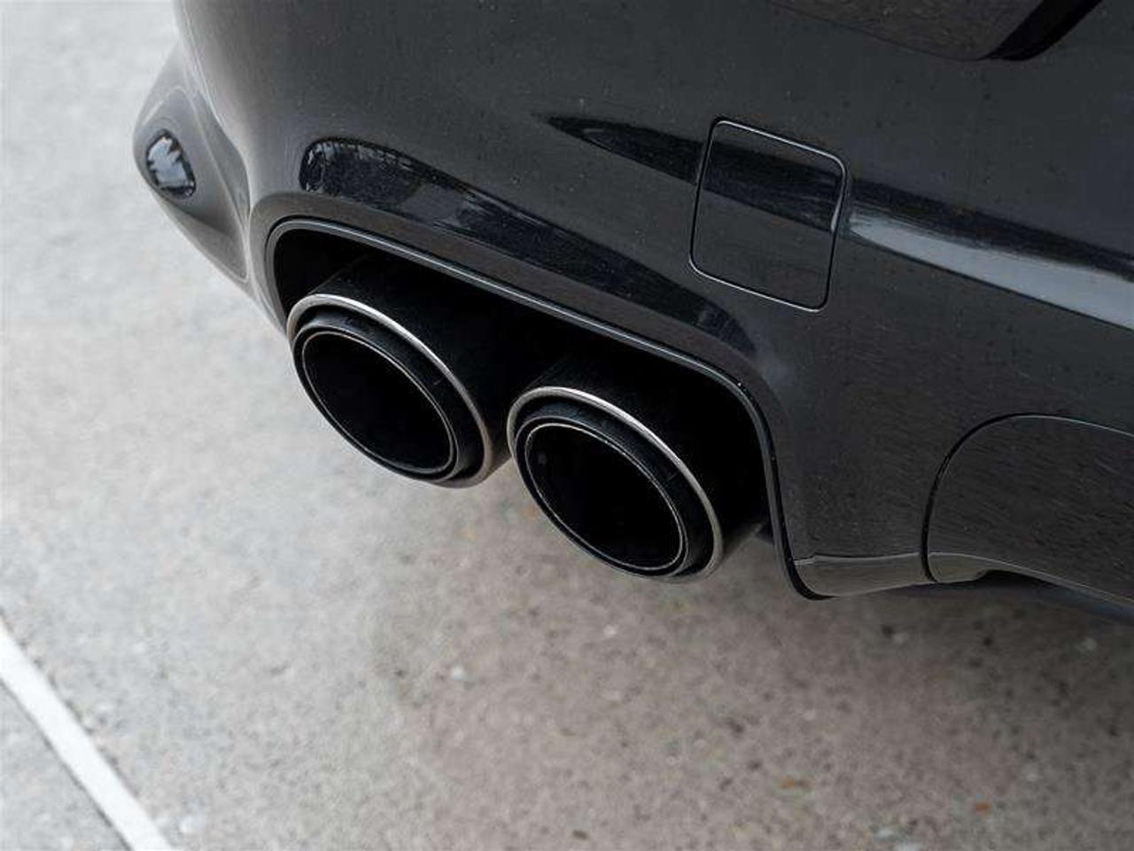 2024 Porsche Cayenne S Coupe AWD Premium Pkg Plus SportDesign Pkg in High Gloss Black 22 SportDesign Wheels in High Glos Photo