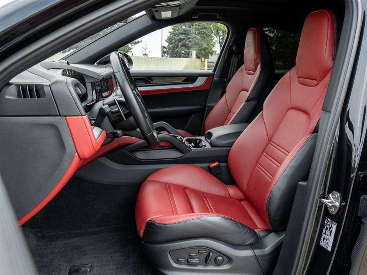 2024 Porsche Cayenne S Coupe AWD Premium Pkg Plus SportDesign Pkg in High Gloss Black 22 SportDesign Wheels in High Glos Photo