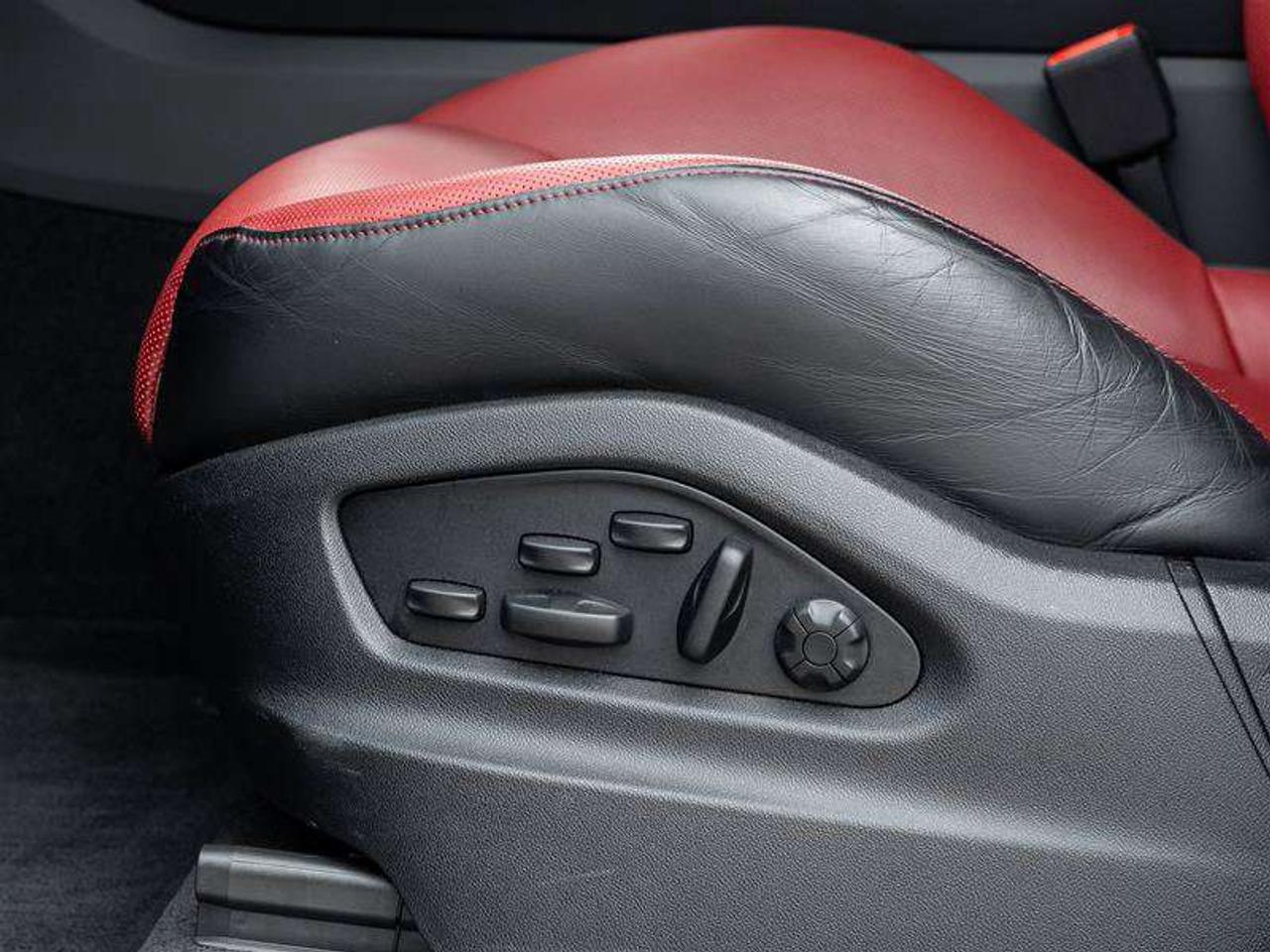2024 Porsche Cayenne S Coupe AWD Premium Pkg Plus SportDesign Pkg in High Gloss Black 22 SportDesign Wheels in High Glos Photo