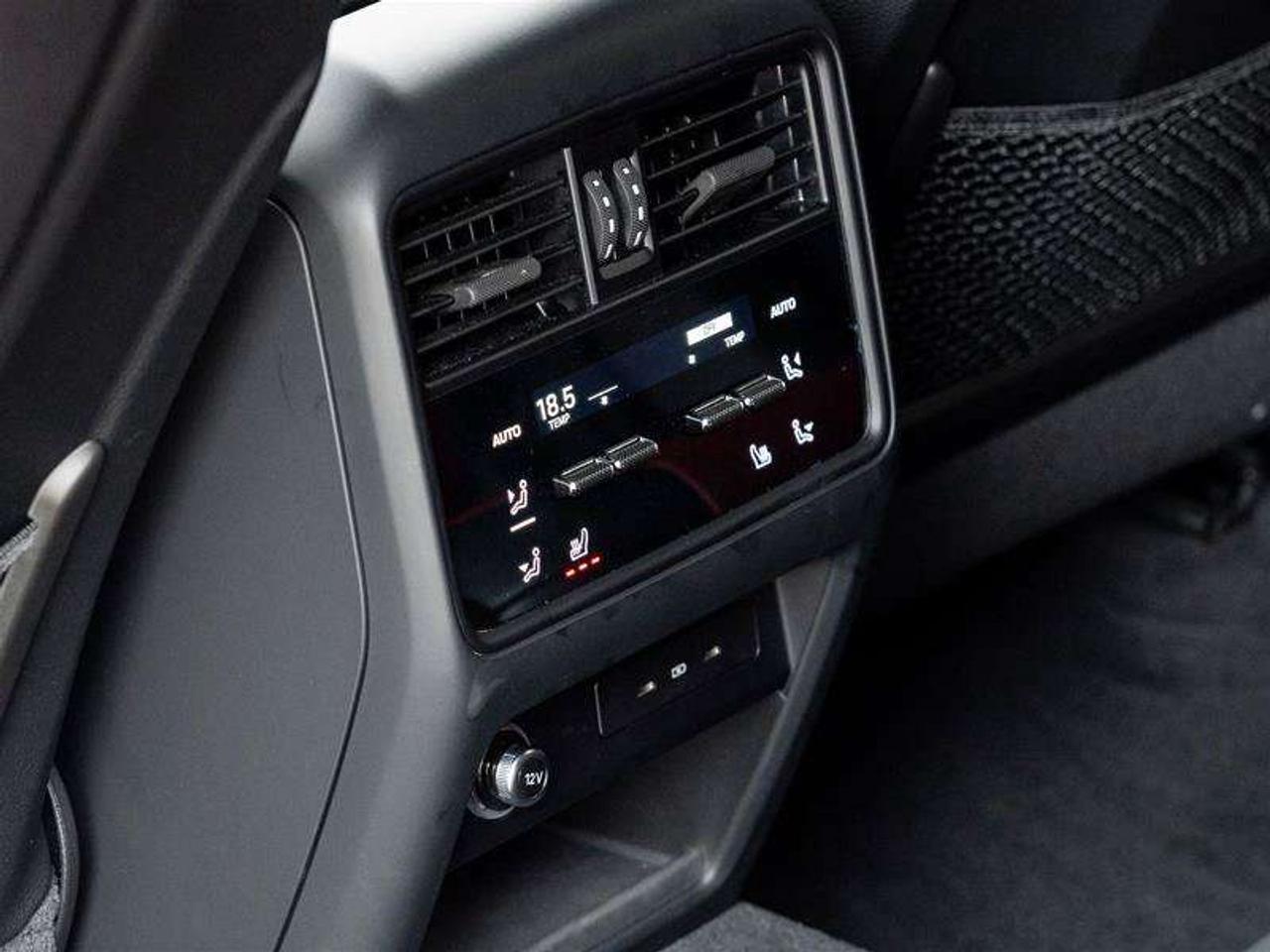 2024 Porsche Cayenne S Coupe AWD Premium Pkg Plus SportDesign Pkg in High Gloss Black 22 SportDesign Wheels in High Glos Photo