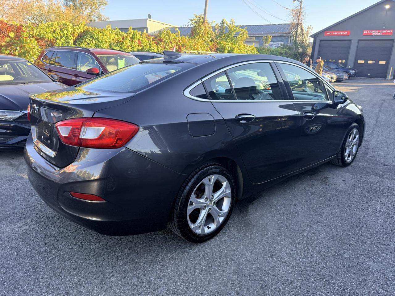 2017 Chevrolet Cruze PREMIER - ONLY 106,000 KM! - LEATHER - R.CAMERA - REMOTE START - HEATED STEERING WHEEL - LOADED! Photo4