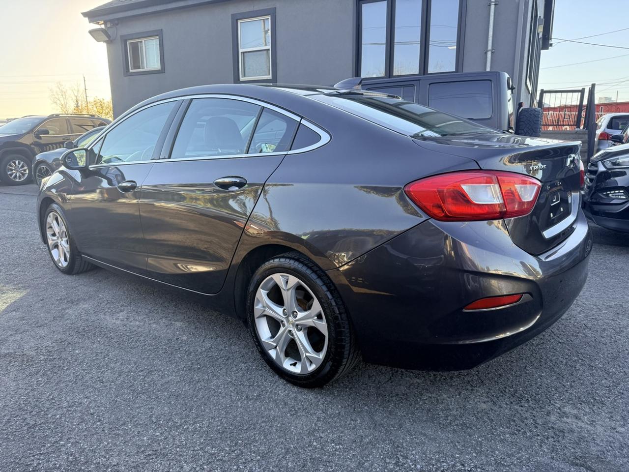 2017 Chevrolet Cruze PREMIER - ONLY 106,000 KM! - LEATHER - R.CAMERA - REMOTE START - HEATED STEERING WHEEL - LOADED! Photo