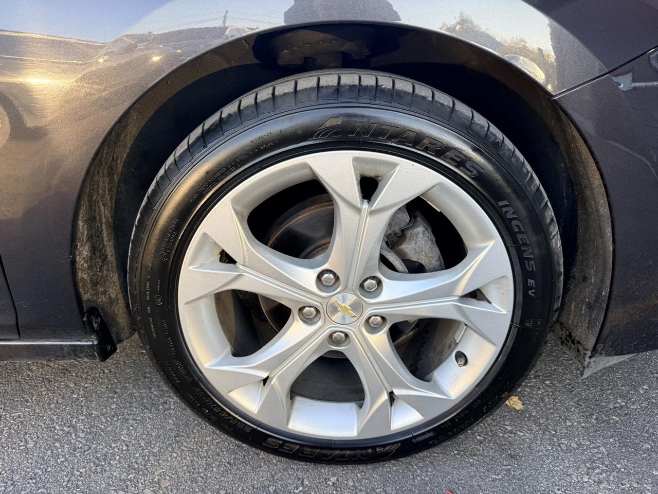 2017 Chevrolet Cruze PREMIER - ONLY 106,000 KM! - LEATHER - R.CAMERA - REMOTE START - HEATED STEERING WHEEL - LOADED! Photo