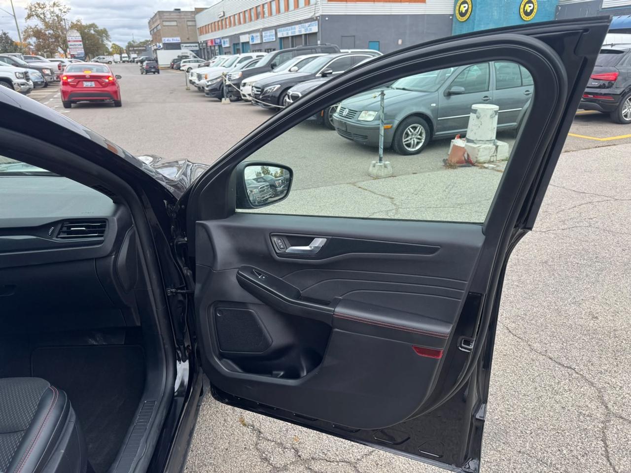 2026 Ford Escape ST LINE Photo