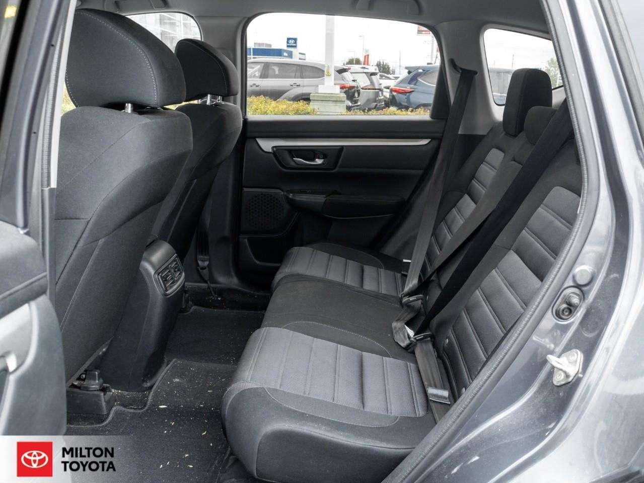2019 Honda CR-V HEATED SEATS BACKUP CAMERA TOUCH SCREEN APPLE CARPLAY PUSH START ONE OWNER LX Photo
