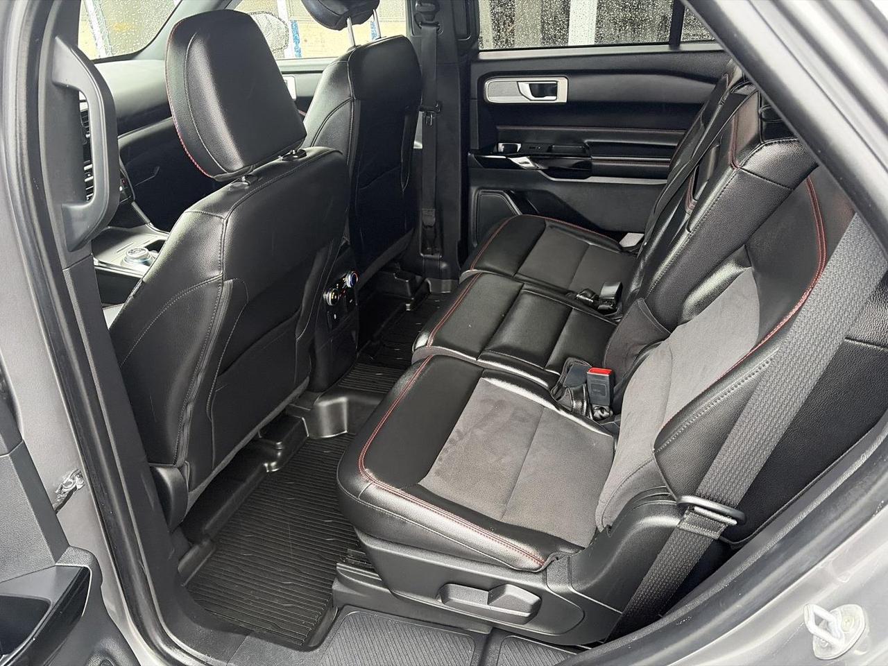 2022 Ford Explorer ST-Line 4dr 4x4 Photo2