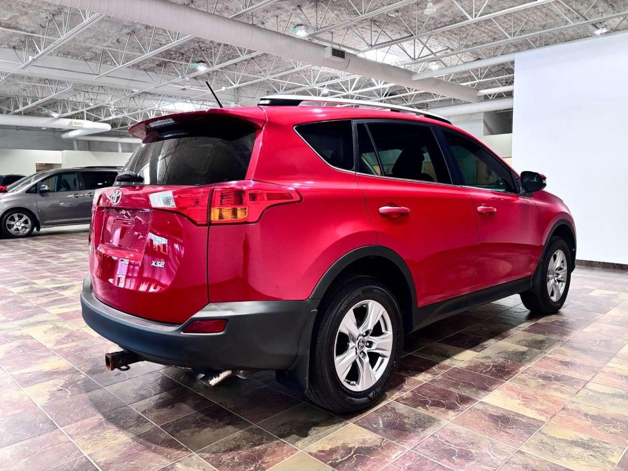 2013 Toyota RAV4 FWD 4dr XLE Photo