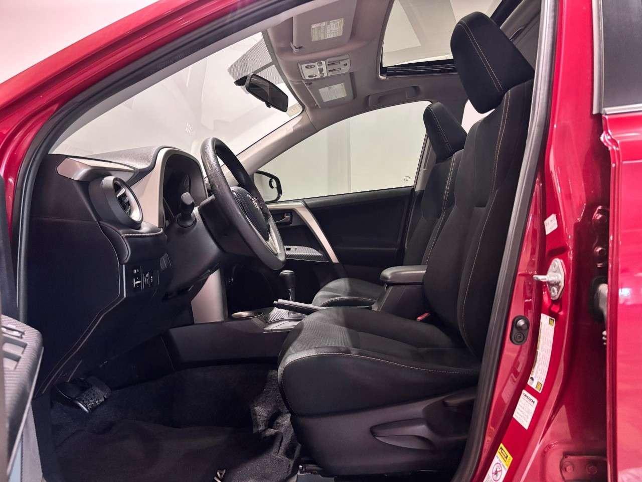 2013 Toyota RAV4 FWD 4dr XLE Photo