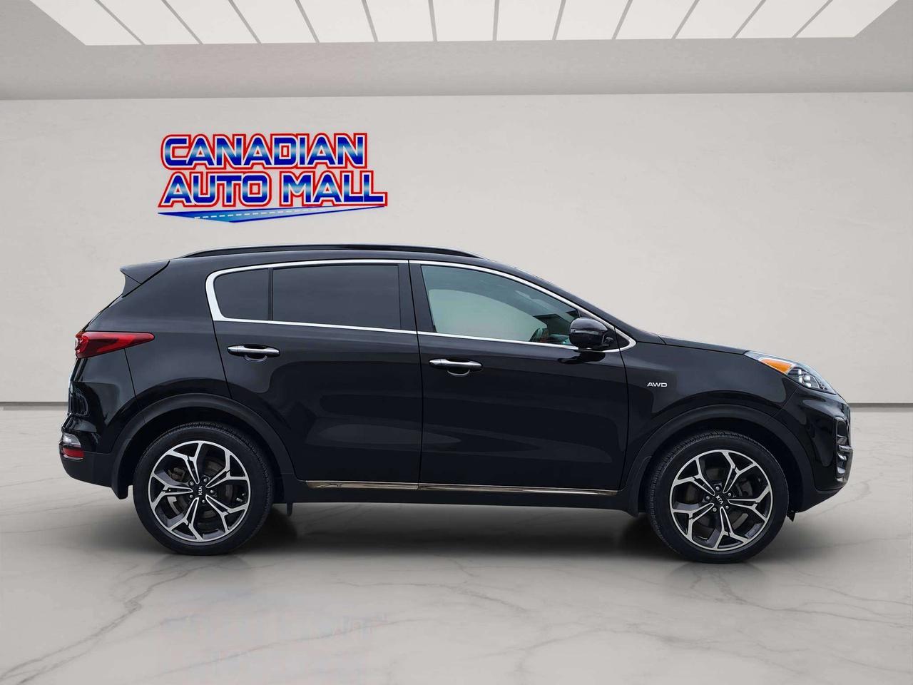 2022 Kia Sportage SX AWD, HTD/COOLED LEATHER, PANO ROOF, 61KM! Photo