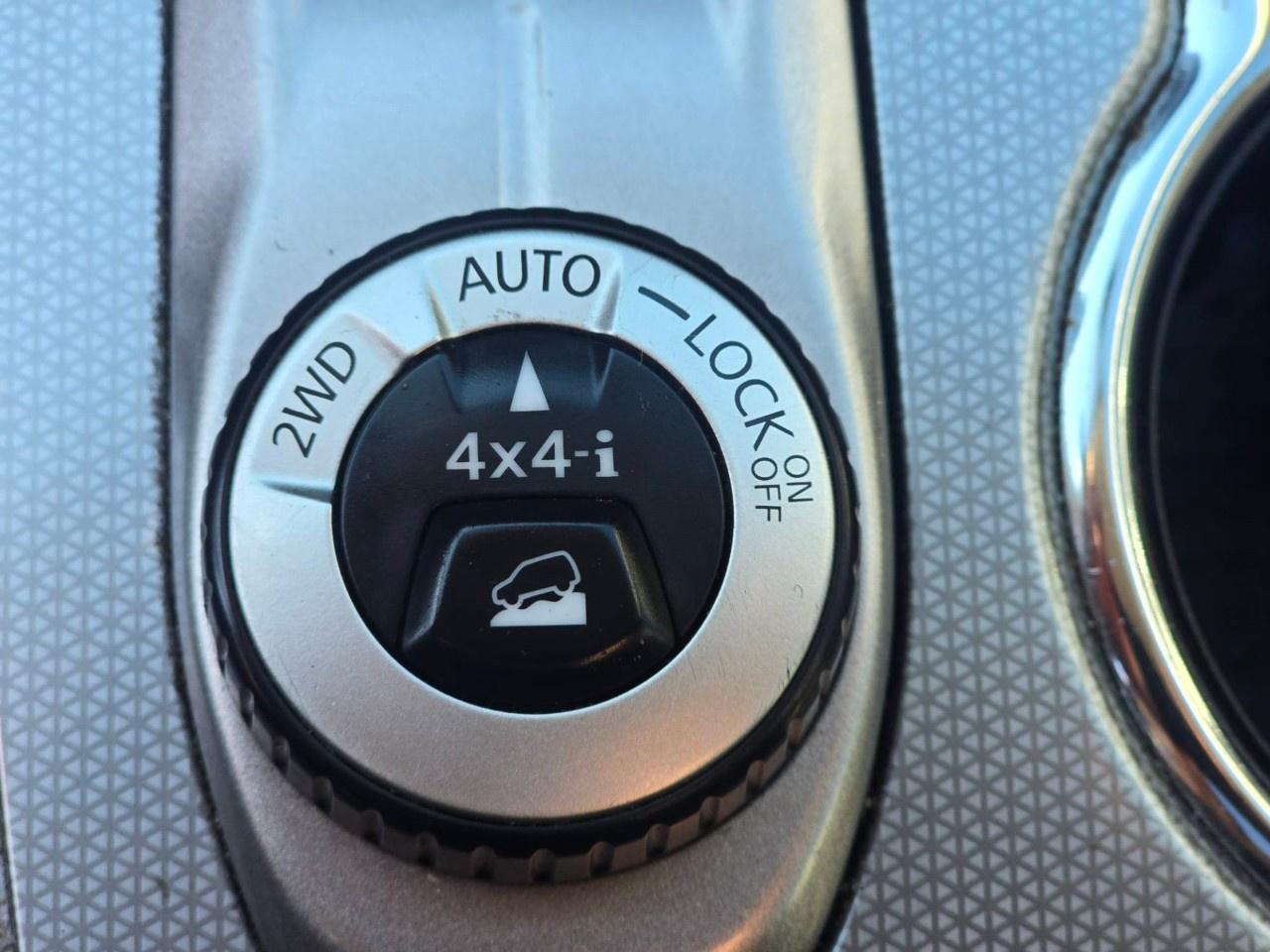 2017 Nissan Pathfinder 4WD 4DR SL Photo