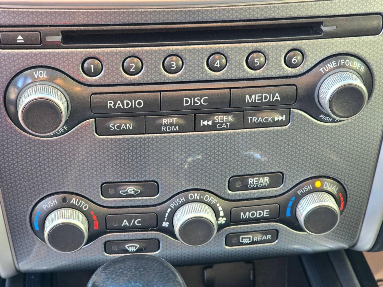 2017 Nissan Pathfinder 4WD 4DR SL Photo