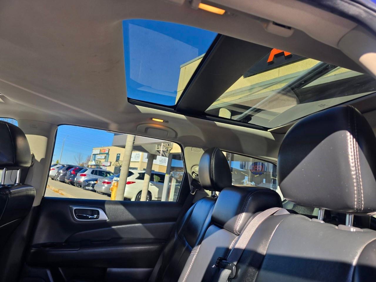 2017 Nissan Pathfinder 4WD 4DR SL Photo