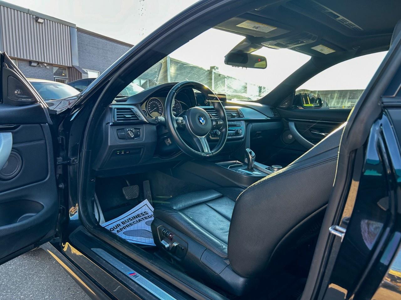 2016 BMW 4 Series 435i Coupe / One Owner / Full options Photo