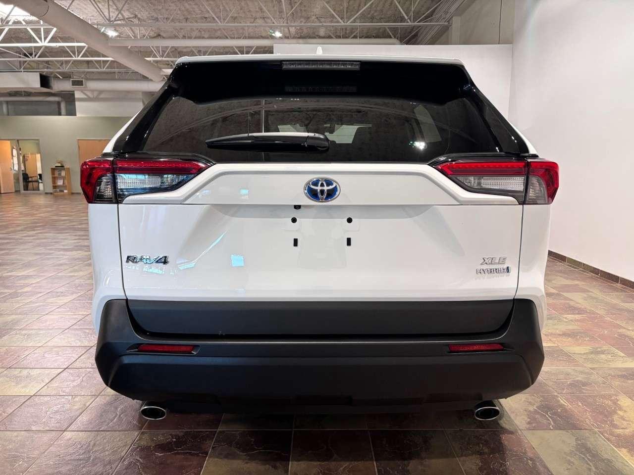 2024 Toyota RAV4 Hybrid XLE AWD Photo