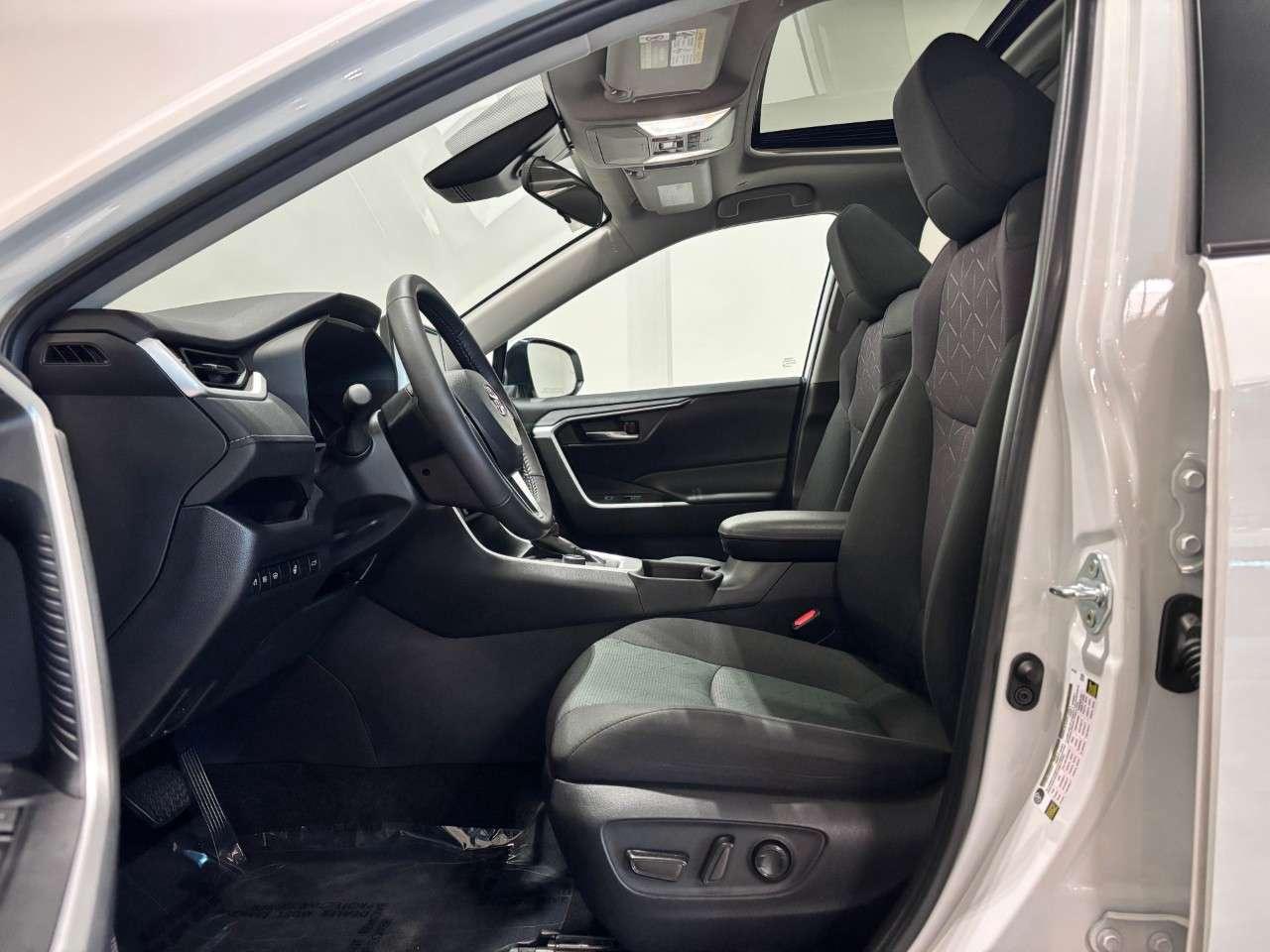 2024 Toyota RAV4 Hybrid XLE AWD Photo